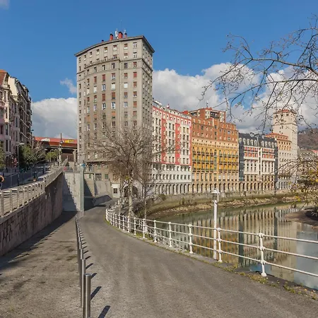 Riverside Old Town By Next Stop Bilbao Room photo